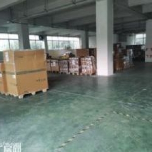一楼2400平厂房出租，高5米，适合电子，电柜，印刷，仓库等