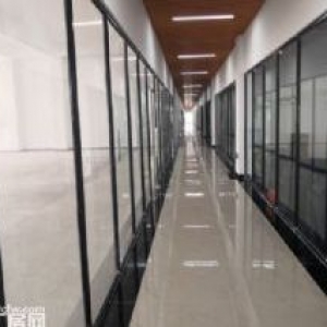 一楼二楼6000平厂房出租高5米，可分租500起，适合电子，