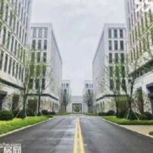 南京单层钢结构厂房，层高10米，600−6000平，价格便宜