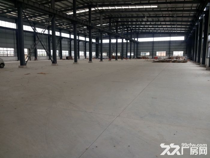 麒麟8000平方厂房出租，高10米v 独门独院。有单层厂房，