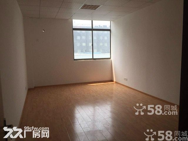 义乌商品城旁1800平方米精装修厂房加办公室出租，可分租，两