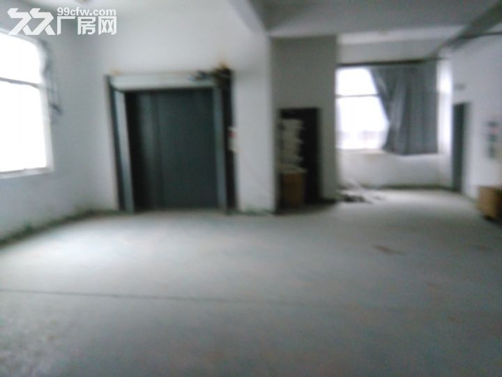 科学园1100平方米厂房出租，有办公室宿舍  可分租500平