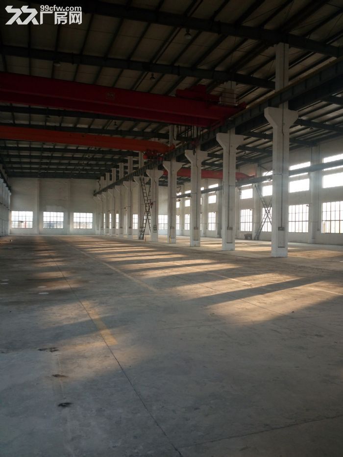 江宁开发区3000平方米厂房出租，有20吨行车2台 10吨行