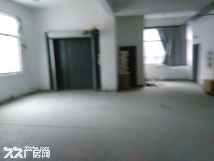 开发区楼上厂房出租，有货梯。 面积500−−3000平方米，-图2