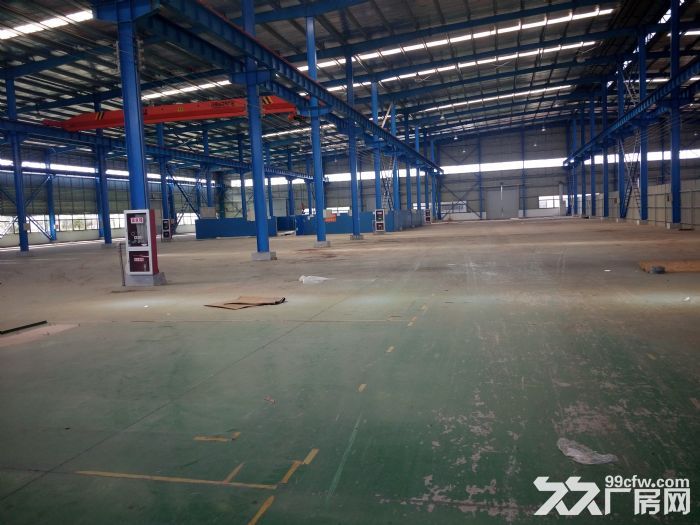 汊河开发区4跨6500平厂房出租高12米，有行车，可分租 有精装办公室宿舍  可