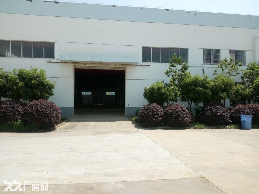 桥林1700平方米厂房出租,带2台行车 有三个大门，长90米
