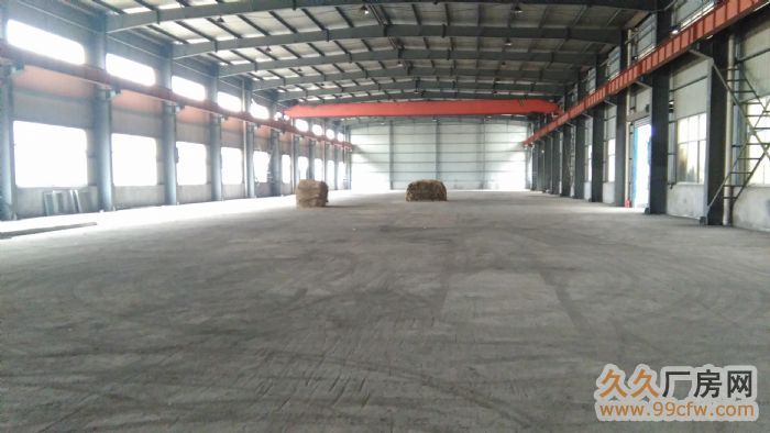 3800平方米带4台行车，有10吨行车，1层，钢结构。大车好