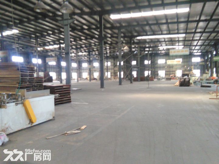 江宁开发区带平台仓库出租，5300平方米，高10米，长84*