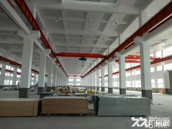 单层厂房仓库3300平出租，500起租，位于东麒路，适合机械，组装，仓库，等